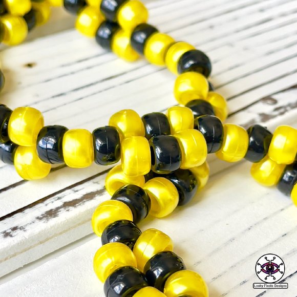 Umbreon Perler Necklace Medium - Picture 4 of 6